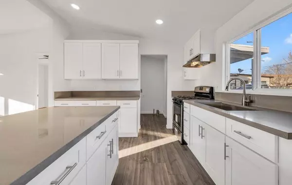 2869 B ST, Rosamond, CA 93560