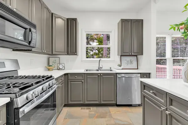 12-web-or-mls-5422 Peppeerbush Ct_060
