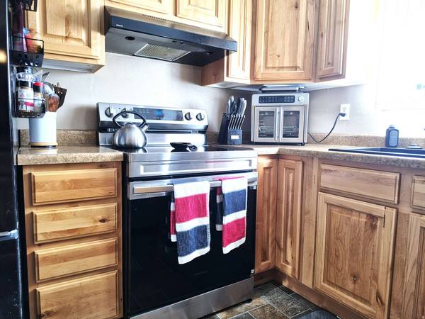 6051 S 2900 W, Roy, UT 84067