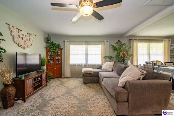 679 Cherrywood Drive, Radcliff, KY 40160