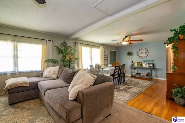 679 Cherrywood Drive, Radcliff, KY 40160