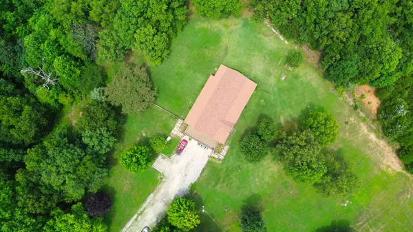 1020 Yates Chapel Road, Cecillia, KY 42724