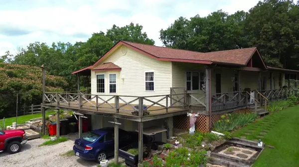 1020 Yates Chapel Road, Cecillia, KY 42724