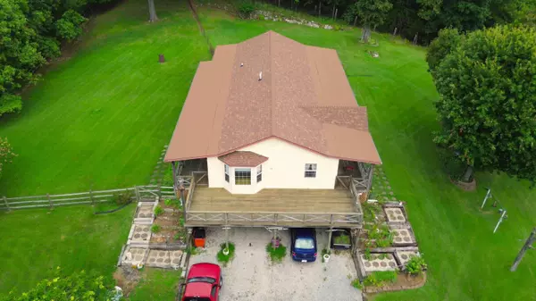 1020 Yates Chapel Road, Cecillia, KY 42724