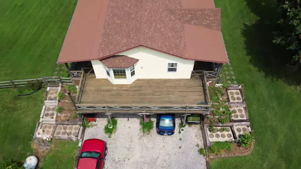 1020 Yates Chapel Road, Cecillia, KY 42724