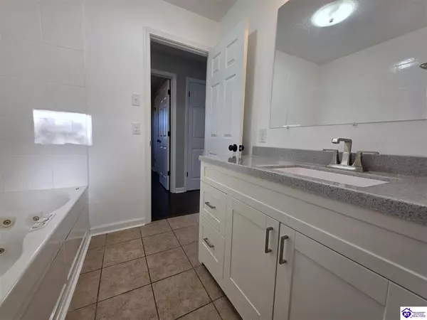 454 Pinewood Drive, Radcliff, KY 40160