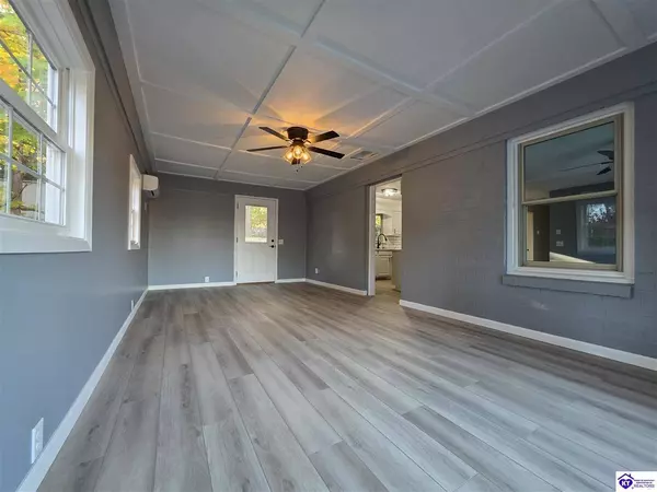 454 Pinewood Drive, Radcliff, KY 40160