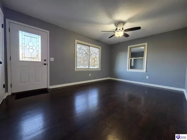 454 Pinewood Drive, Radcliff, KY 40160