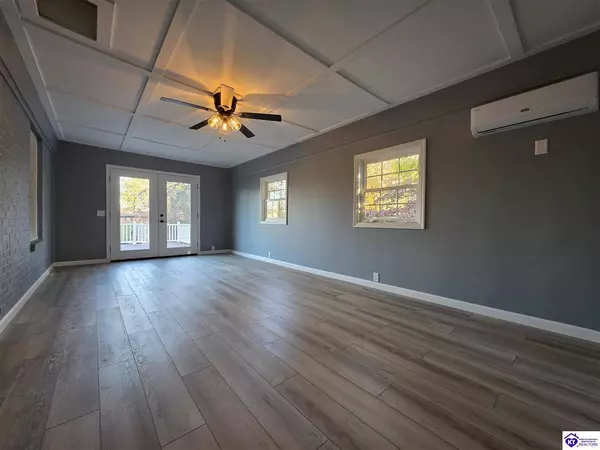 454 Pinewood Drive, Radcliff, KY 40160