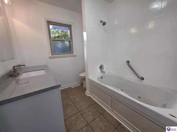 454 Pinewood Drive, Radcliff, KY 40160