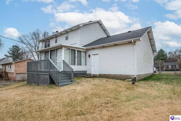 3004 S Woodland Drive, Radcliff, KY 40160