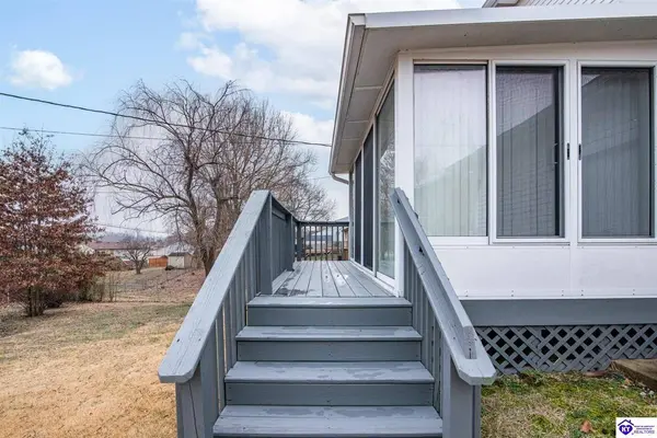 3004 S Woodland Drive, Radcliff, KY 40160