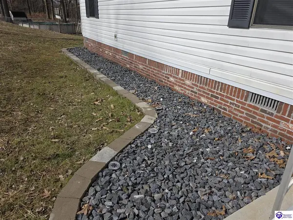 412 Oak Ridge Drive, Radcliff, KY 40160