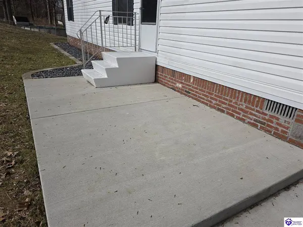 412 Oak Ridge Drive, Radcliff, KY 40160