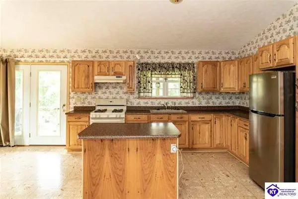 1020 Yates Chapel Road, Cecilia, KY 42701