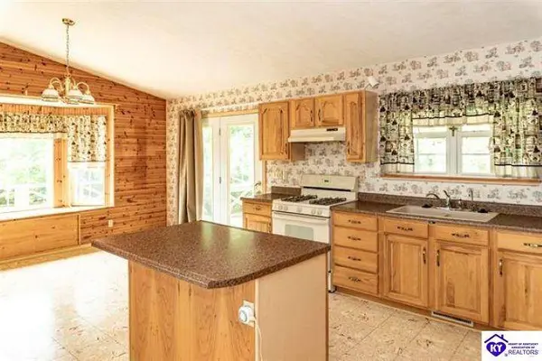 1020 Yates Chapel Road, Cecilia, KY 42701