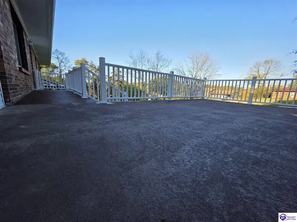 454 Pinewood Drive, Radcliff, KY 40160