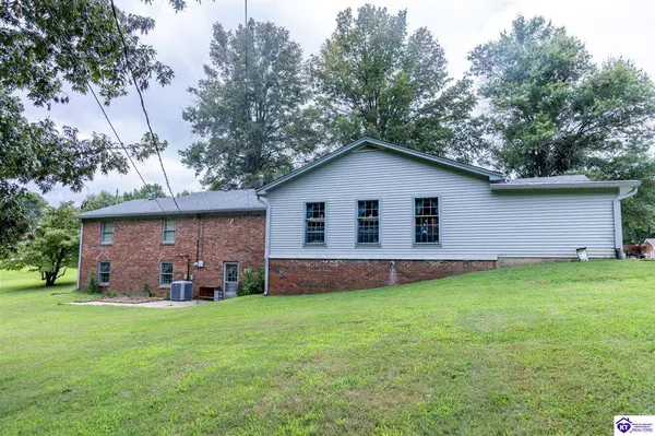 202 S Hillcrest Drive, Vine Grove, KY 40175