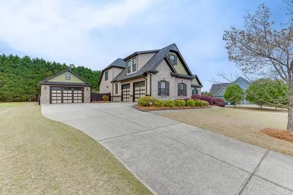 1698 Little Fox LN, Dacula, GA 30019