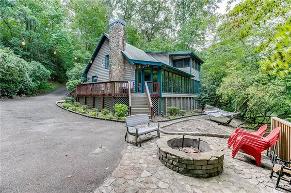 88 Riverwood LN, Ellijay, GA 30536