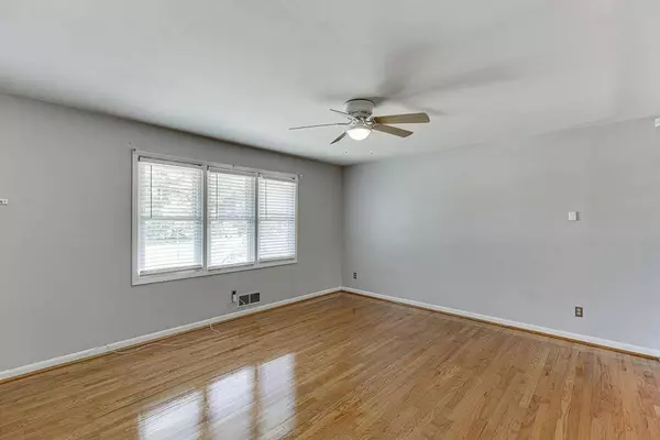 180 Glendale HTS, Winterville, GA 30683