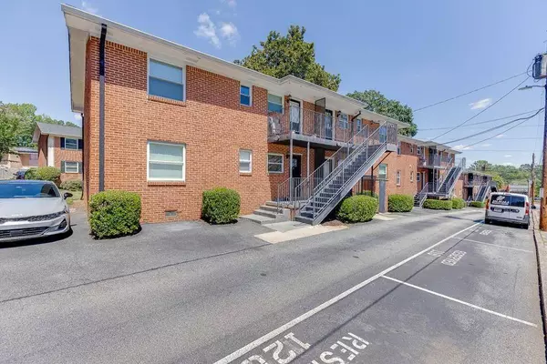 4282 Roswell RD NE #D2, Atlanta, GA 30342