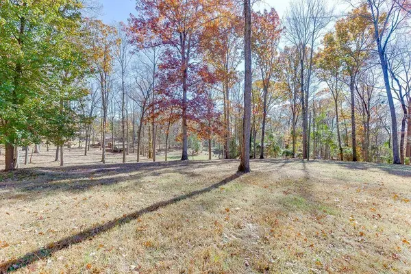 131 Canix LN, Hoschton, GA 30548