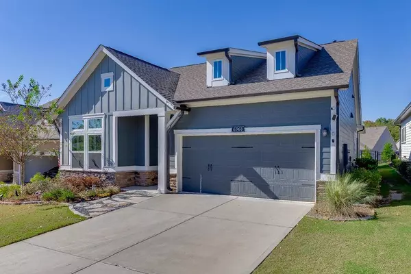 6968 River Rock DR, Flowery Branch, GA 30542