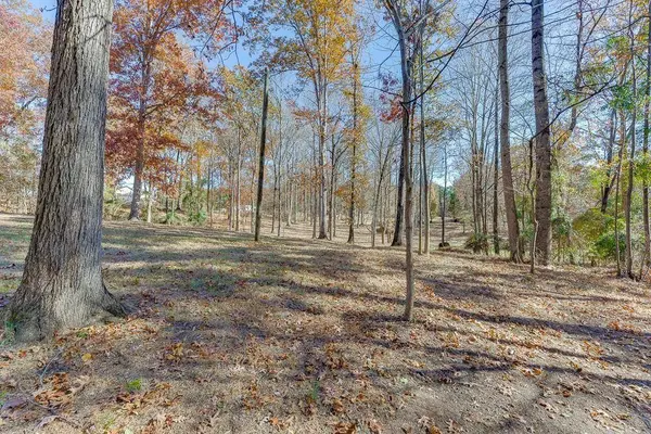 131 Canix LN, Hoschton, GA 30548