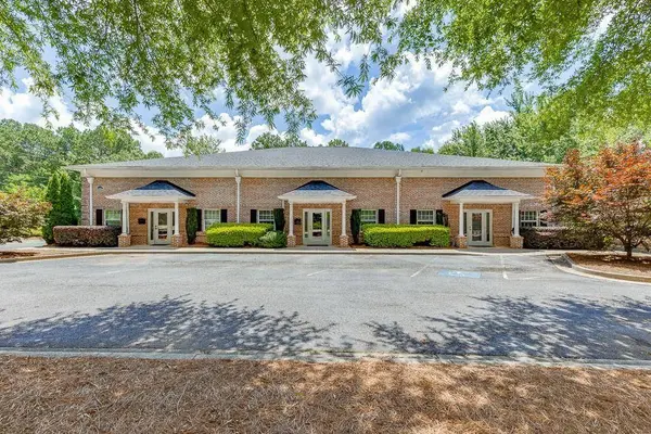 6105 Atlanta HWY, Flowery Branch, GA 30542
