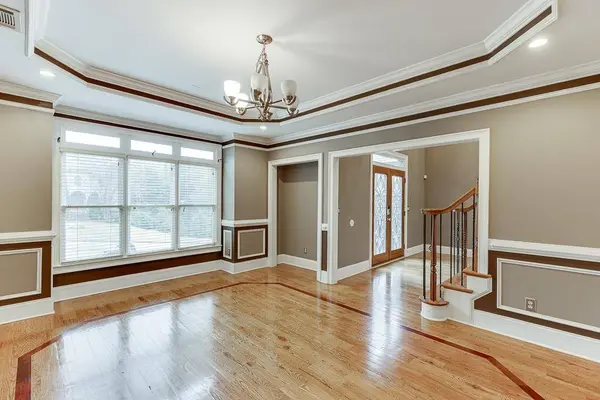 940 Chateau Forest RD, Hoschton, GA 30548