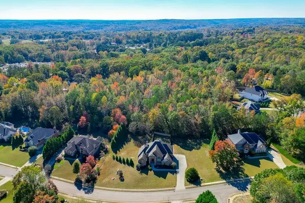 940 Chateau Forest RD, Hoschton, GA 30548