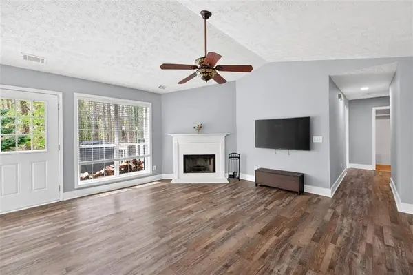 3962 Edgebrook DR, Flowery Branch, GA 30542