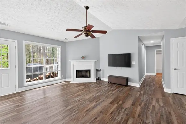 3962 Edgebrook DR, Flowery Branch, GA 30542