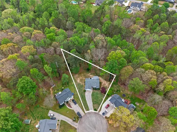 3962 Edgebrook DR, Flowery Branch, GA 30542