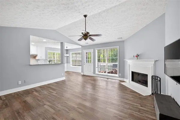 3962 Edgebrook DR, Flowery Branch, GA 30542