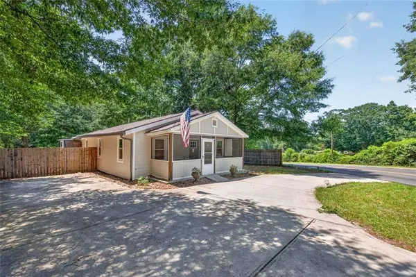 421 Maple LN, Monroe, GA 30655