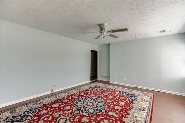 6076 Atlanta HWY, Flowery Branch, GA 30542
