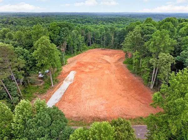 135 Jarrett LN, Gillsville, GA 30543