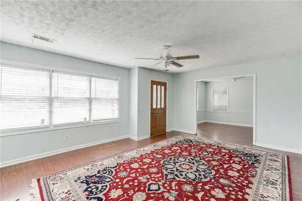 6076 Atlanta HWY, Flowery Branch, GA 30542