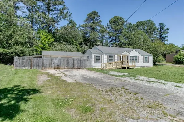 6076 Atlanta HWY, Flowery Branch, GA 30542