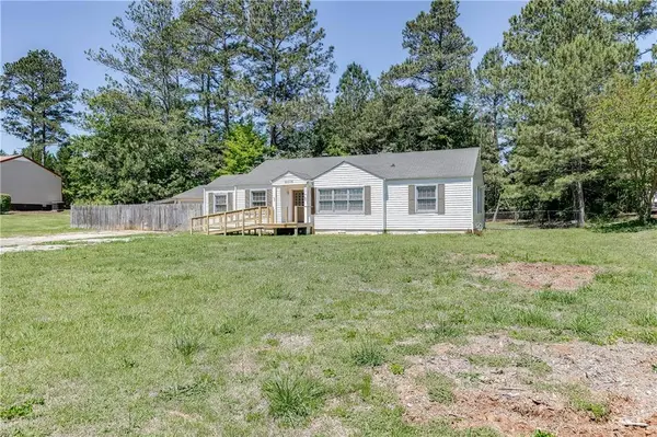 6076 Atlanta HWY, Flowery Branch, GA 30542