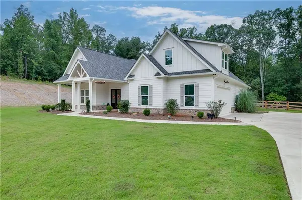 1077 Riverstone DR, Social Circle, GA 30025