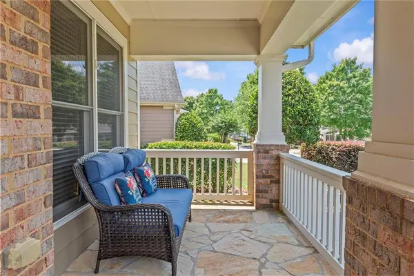 7525 Brookstone CIR, Flowery Branch, GA 30542