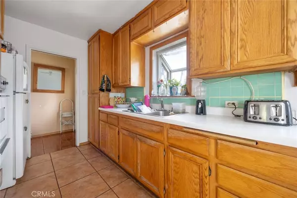 665 Hennipen ST, Pomona, CA 91768