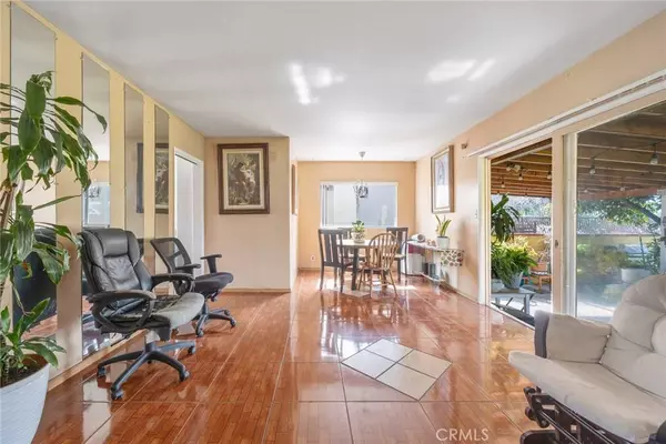 665 Hennipen ST, Pomona, CA 91768