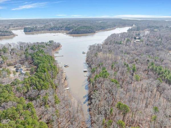 136 Lakefront Drive, Clarksville, VA 23927