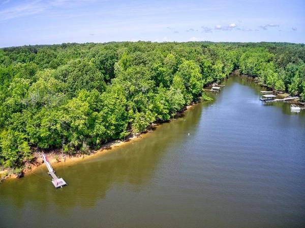 136 Lakefront Drive, Clarksville, VA 23927