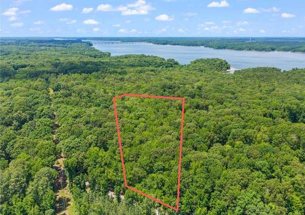 313 Lakepointe Drive, Clarksville, VA 23927