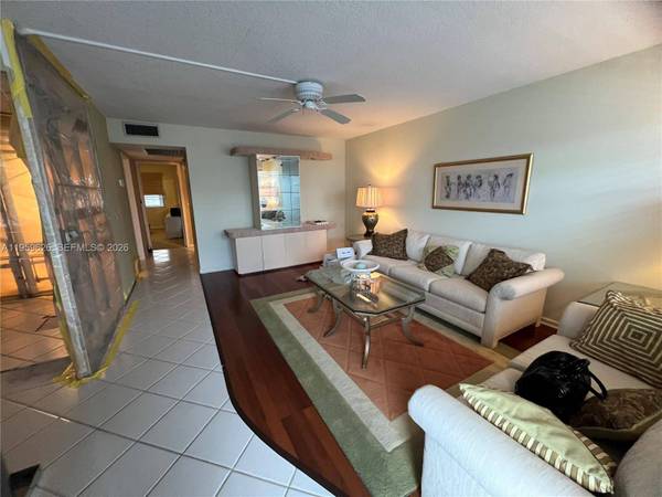 2083 Exeter E #2083, Boca Raton, FL 33434